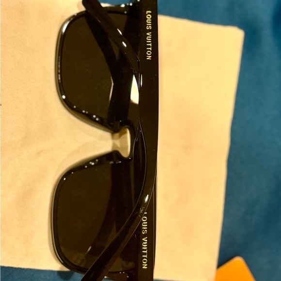COPY - Louis Vuitton sunglasses - Picture 3 of 3